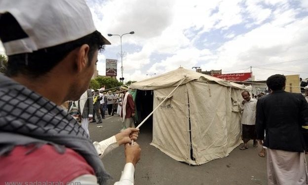 الحوثيون يعلنون إغلاق صنعاء أمام سيارات الجيش والشرطة
