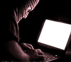 بالصورة.. قصة مايا مع أحد قراصنة الإنترنت