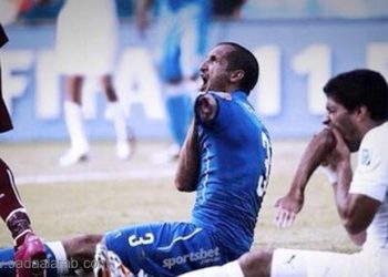 العضّاض: لاعب يعضّ اللاعبين في المونديال