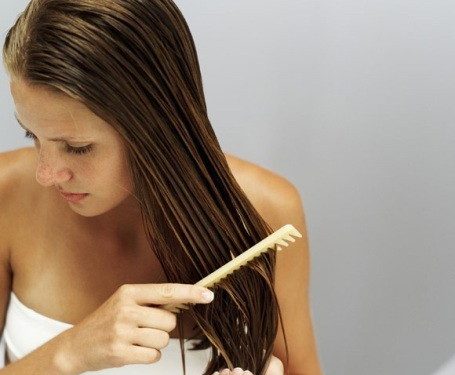 أهم 5 خطوات ستخلصك نهائياً من قشرة الرأس المحرجة