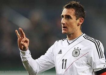 كلوزه يدخل تاريخ المانشافت من أوسع أبوابه