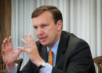 سيناتور أمريكي: لا يمكن هزيمة داعش عسكريا