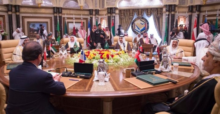 بيان القمة الخليجية: تأسيس علاقة طبيعية مع إيران