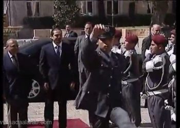 فيديو: ردة فعل الصحافيين على مفاجأة رؤية الحريري في السراي