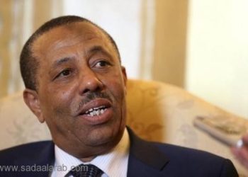 رئيس وزراء ليبيا يتهم قطر بإرسال طائرات محملة بالسلاح لطرابلس