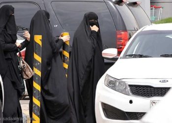 السعودية: دعاة يهاجمون "دمى الشورى" ورئيس الديوان الملكي بعد قرار رياضة البنات