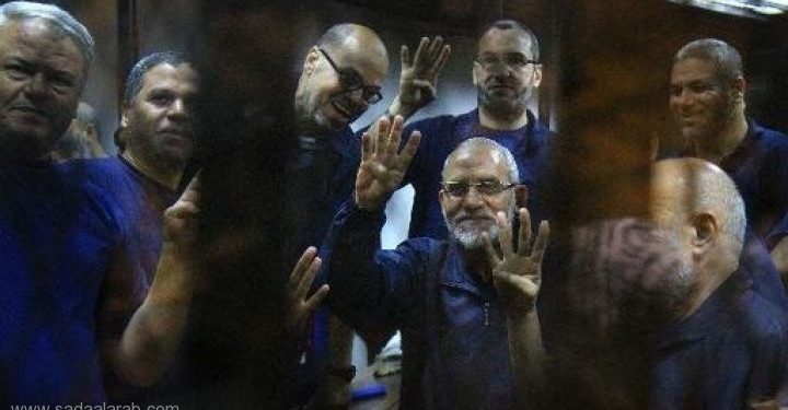 مصر: إحالة مجموعة جديدة من 438 إسلاميا أمام القضاء العسكري