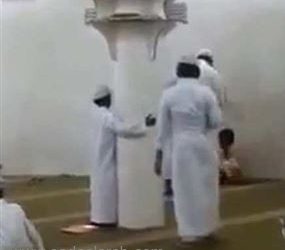 فيديو: ضرب عنيف لطفل في مسجد بالسعودية