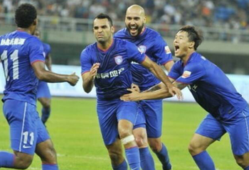 بالفيديو هدف رائع للاعب رضا عنتر