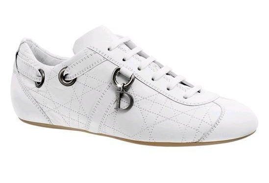 شركة هندية تبتكر أول حذاء ذكي لخدمة المكفوفين