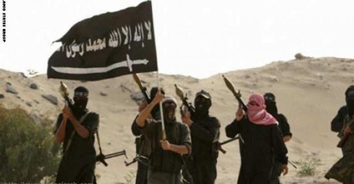 داعش تقطع الرؤوس وتعرضها.. وتذبح 41 جنديا من "الحر" بأول أيام العيد