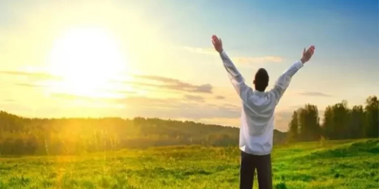 ماذا يحدث حين يتعرض جسمك لأشعة الشمس لـ25 دقيقة؟