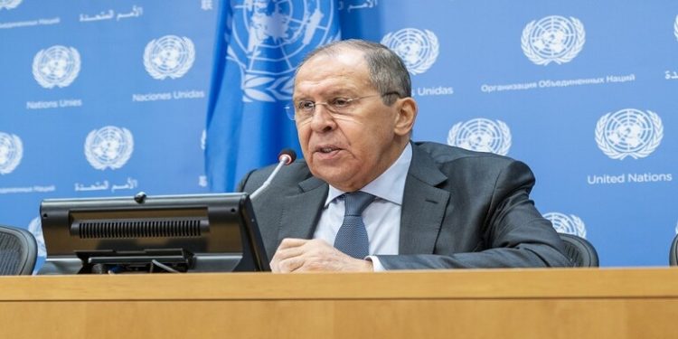 لافروف: روسيا لم تفقد الاهتمام بالتسوية في سوريا