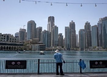الإمارات تستغني عن “نظام الكفيل”.. زيارة دون اشتراط مستضيف