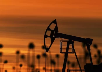 في ظلّ مخاوف الركود.. أسعار النفط تهبط إلى ما دون 80 دولاراً