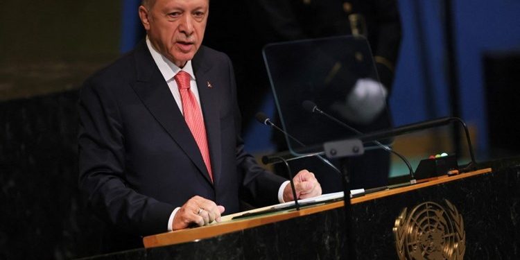 إردوغان يدعو إلى مخرج “مشرّف” لطرفي الحرب في أوكرانيا