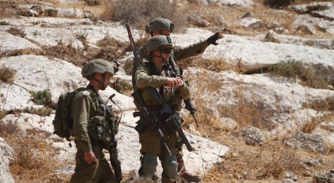 إصابات باعتداءات للمستوطنين والاحتلال على الفلسطينيين في حوارة جنوبي نابلس