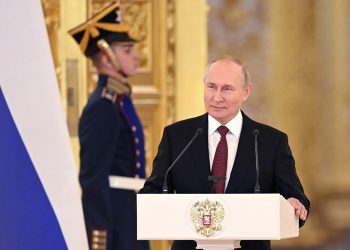 بوتين يطلب من مجمع صناعات الدفاع الروسي زيادة إنتاج المعدات العسكرية