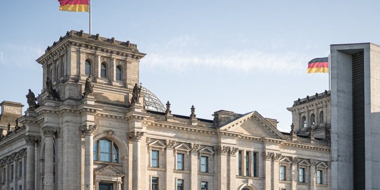 وقت الاستحمام في ألمانيا 5 دقائق فقط.. العداء للغاز الروسي هو السبب