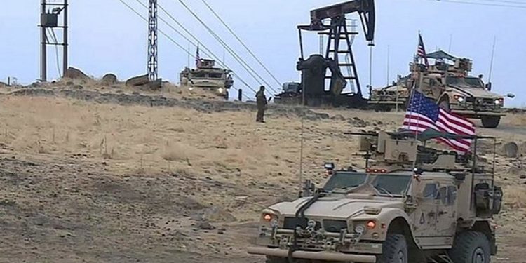 سرقة النفط السوري مستمر.. الولايات المتّحدة تخرج 79 صهريجاً باتجاه قواعدها في العراق