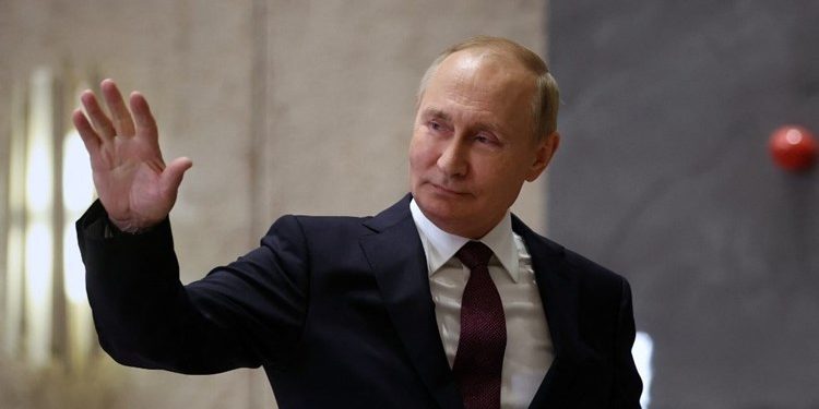 بوتين يدعو إلى حل الأزمة الحدودية بين طاجيكستان وقرغيزستان دبلوماسياً