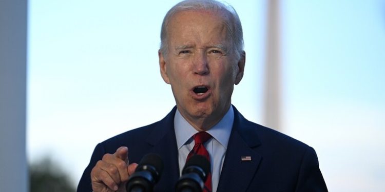 فوكس نيوز: بايدن يحول الولايات المتحدة الأمريكية إلى أوكرانيا