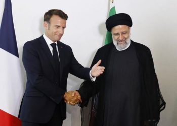 رئيسي لماكرون: مستعدون لإبرام اتفاق نووي عادل ومستدام