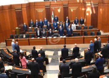مجلس النواب أقر زيادة 3 اضعاف على رواتب موظفي القطاع العام والعسكريين والمتقاعدين والمتعاقدين ضمن المساعدات