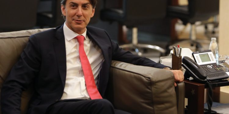 المنار: هوكشتاين يعد مسودة للترسيم يحصل فيها لبنان على الخط 23 و”قانا” والتزام فرنسي بتنقيب “توتال” بعد التوقيع