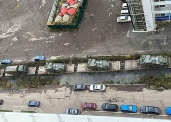 “ديلي ميل”: رصد لقطات لقطار شحن يحمل معدات عسكرية مرتبطة بالأسلحة النووية بوزارة الدفاع الروسية