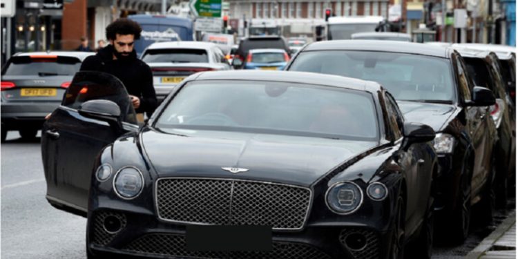 صلاح يتقدم ونجم صاعد ينهي عصر ميسي ورونالدو في قائمة أغنى اللاعبين